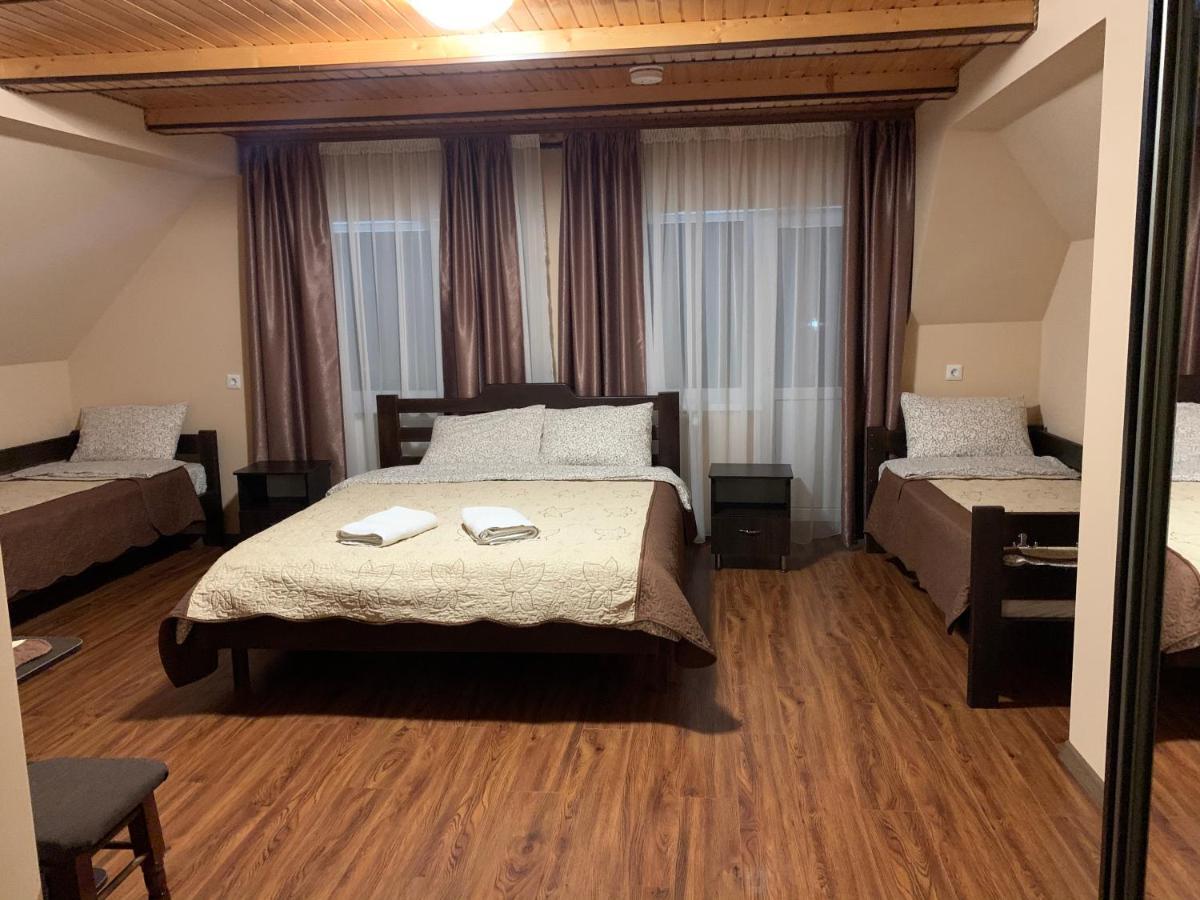 Вишиванка Dilyatyn Extérieur photo