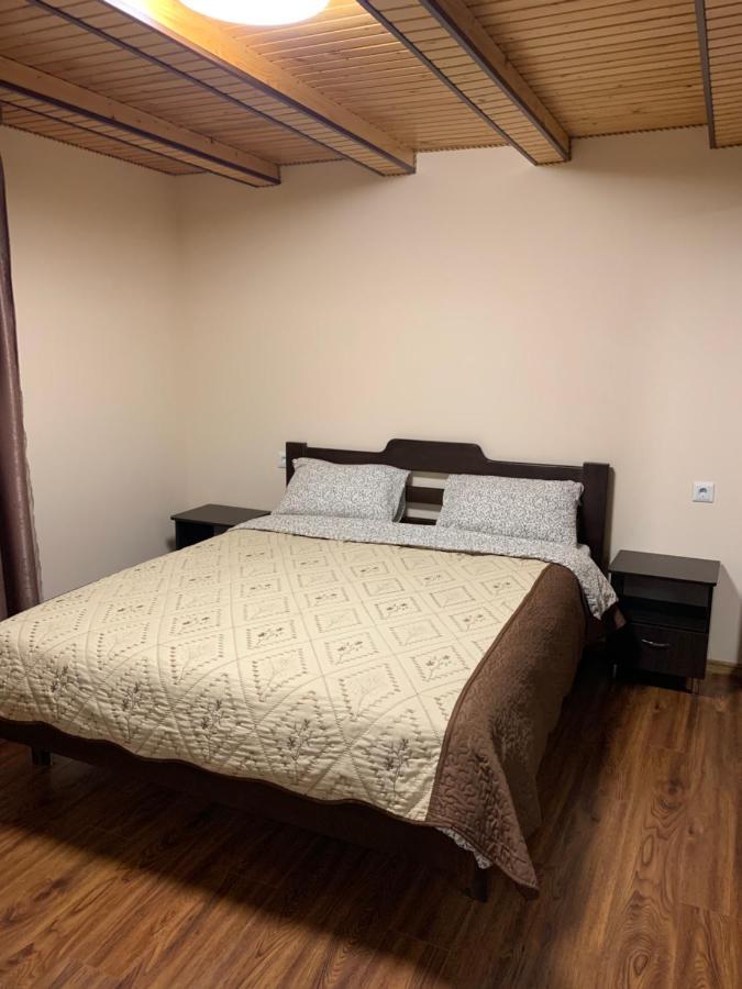 Вишиванка Dilyatyn Extérieur photo