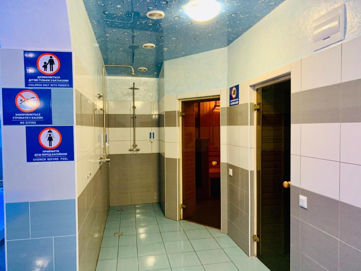 Вишиванка Dilyatyn Extérieur photo