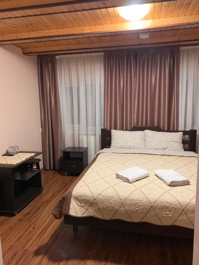 Вишиванка Dilyatyn Extérieur photo